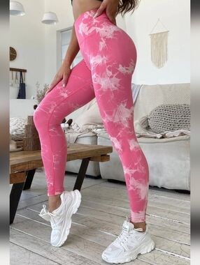 Pchee Bum Pink Tie-Dye Leggings with Light Pink Halter Sports Bra